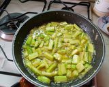 Foto del passaggio 4 della ricetta Farfalle alla crema scalogno