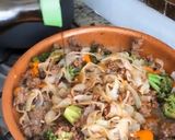 A picture of step 4 of Beef Ramen Noodle Stir Fry.