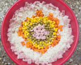 Foto del paso 2 de la receta: 🌸 Ensalada de arroz primavera - arroz, arvejas, choclo, zanahoria y jamón 🌸
