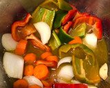 Foto del paso 2 de la receta: Conejo con verduras y 🥔 patatas