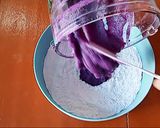 Foto langkah ke 4 dari resep Kue Talam Ubi Ungu.