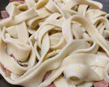 Foto del paso 10 de la receta: Tagliatelle alla carbonara (Tallarines a la carbonara)