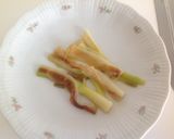 Foto del passaggio 3 della ricetta Bigoli con crema di zucchine, zucchine e cipollotti brasati