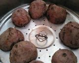 Foto langkah ke 1 dari resep Bola bola ubi kukus goreng mini.