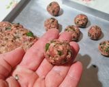 Foto del paso 2 de la receta: Pintorescas Albondiguitas de Carne para Copetín