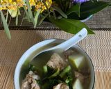 A picture of step 2 of Kohlrabi Soup with Pork Ribs.