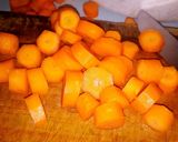 A picture of step 1 of Fresh Carrot Juice.