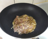 簡單的家常菜料理-金針菇炒絞肉的食譜步驟2照片
