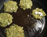 Foto del paso 5 de la receta: Tortitas de brócoli con amaranto en caldillo de jitomate