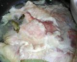 Foto del paso 1 de la receta: Filetes de cerdo encebollado con arroz al cilantro y apio
