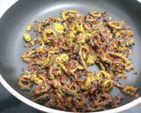 कारल्याची भाजी (Karlyachi Bhaji Recipe In Marathi) रेसिपी स्टेप 5 फोटो 