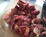 A picture of step 1 of Sweet and sour beef.