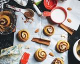 A picture of step 7 of Cinnamon swiss rolls.