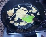 Foto del paso 3 de la receta: Arroz con roux de curry japonés, huevas y cocochas de calamar