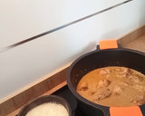 Foto del paso 3 de la receta: Pollo en salsa de almendras garrapiñadas