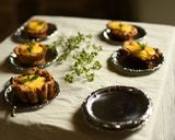 Foto del passaggio 3 della ricetta VEG CROSTATINE ALLA LIQUIRIZIA, ZAFFERANO E ANANAS CARAMELLATO