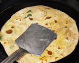 A picture of step 5 of Methi ke parathe.