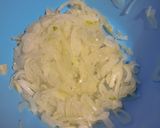 Foto del paso 2 de la receta: Tarta de cebolla con una tapa, 2 quesos y sin aceite