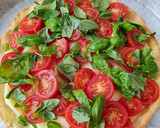 Foto del paso 3 de la receta: Tarta caprese con masa casera sin gluten 🍅 Tarta de tomate, albahaca, mozzarella y AOVE 🥗 low carb