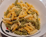 Foto del paso 6 de la receta: Ensalada de pasta con gambas y alioli