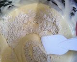 Foto langkah ke 6 dari resep Kue jungkir balik ala Maita.