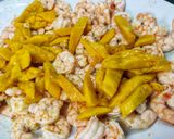 A picture of step 5 of Shrimp, Mango, and Arugula Salad.