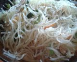 Foto langkah ke 4 dari resep Bihun goreng.