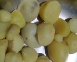 આલુ પરોઠા (Alu Paratha recipe in Gujarati) રેસીપી સ્ટેપ2ફોટો
