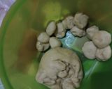 Foto langkah ke 4 dari resep Pastel Isi Soun dan Sayur.