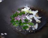 Foto langkah ke 1 dari resep Tumis Brokoli Saus Tiram.