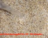 A picture of step 2 of Moongdal puttu.