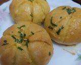 Foto langkah ke 7 dari resep Korean Cream Cheese Garlic Bread.