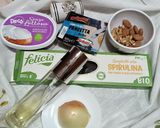 Foto del passaggio 1 della ricetta Spaghetti alla spirulina con crema di formaggio spalmabile