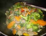 Foto langkah ke 3 dari resep Tumis Brokoli Baso Sapi #KitaBerbagi.