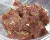 รูปขั้นตอนการทำที่ 1 ของ หมูชุบแป้งทอดราดซอสพริกไทยดำ