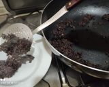 Foto del paso 2 de la receta: Revuelto de morcilla con piñones en 22 minutos