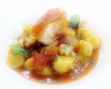 Foto del passaggio 7 della ricetta Gnocchetti di patate con gamberi argentini e pomodorini