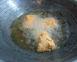 Foto langkah ke 7 dari resep Risol Mayo Pedas Manis Isi Ayam, Sosis, dan Telur. Yummiee 🥚🍗.