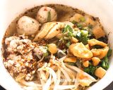 รูปขั้นตอนการทำที่ 3 ของ ก๋วยเตี๋ยวต้มยำ ลูกชิ้นปลา