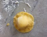 Foto del paso 3 de la receta: Sorrentinos de roquefort y cerezas