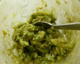A picture of step 3 of Avocado Drink.