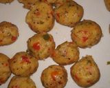 A picture of step 4 of Suji veg balls.