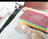 Foto langkah ke 6 dari resep Rainbow cake roll mini.