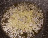 Foto del passaggio 3 della ricetta Risotto carciofi e speck