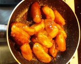 Foto langkah ke 4 dari resep Apel Goreng Tabur Wijen.
