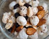 A picture of step 4 of Makhana dry fruits chivda.