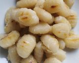 Foto del paso 3 de la receta: Gnocchi al sartén con tomatitos salteados