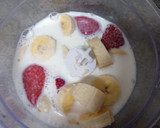 Foto del paso 2 de la receta: Smoothie de fresa y plátano