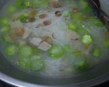 Foto langkah ke 6 dari resep Sop oyong soun.