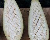Foto del paso 1 de la receta: Berenjena rellena de pollo y champiñones